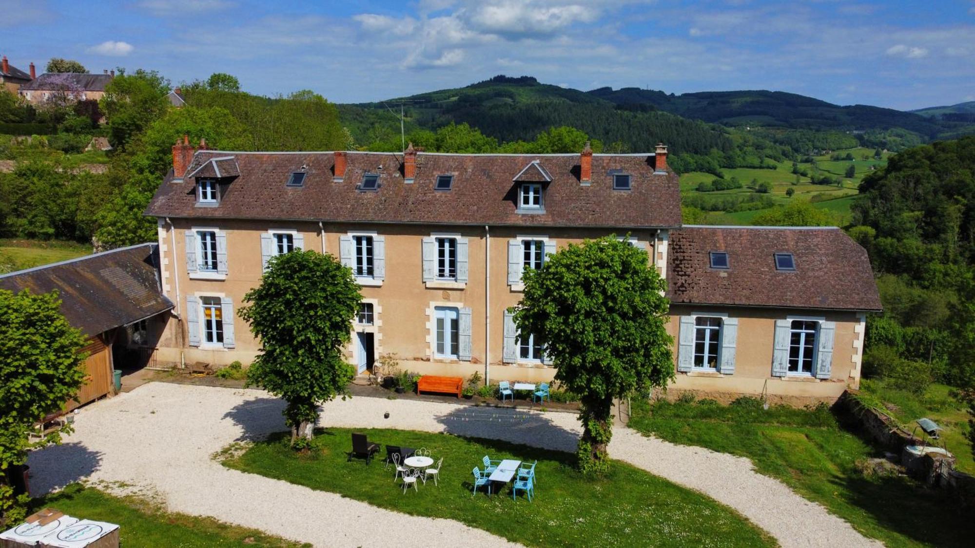 L' Ancienne Ecole Du Morvan Larochemillay Extérieur photo