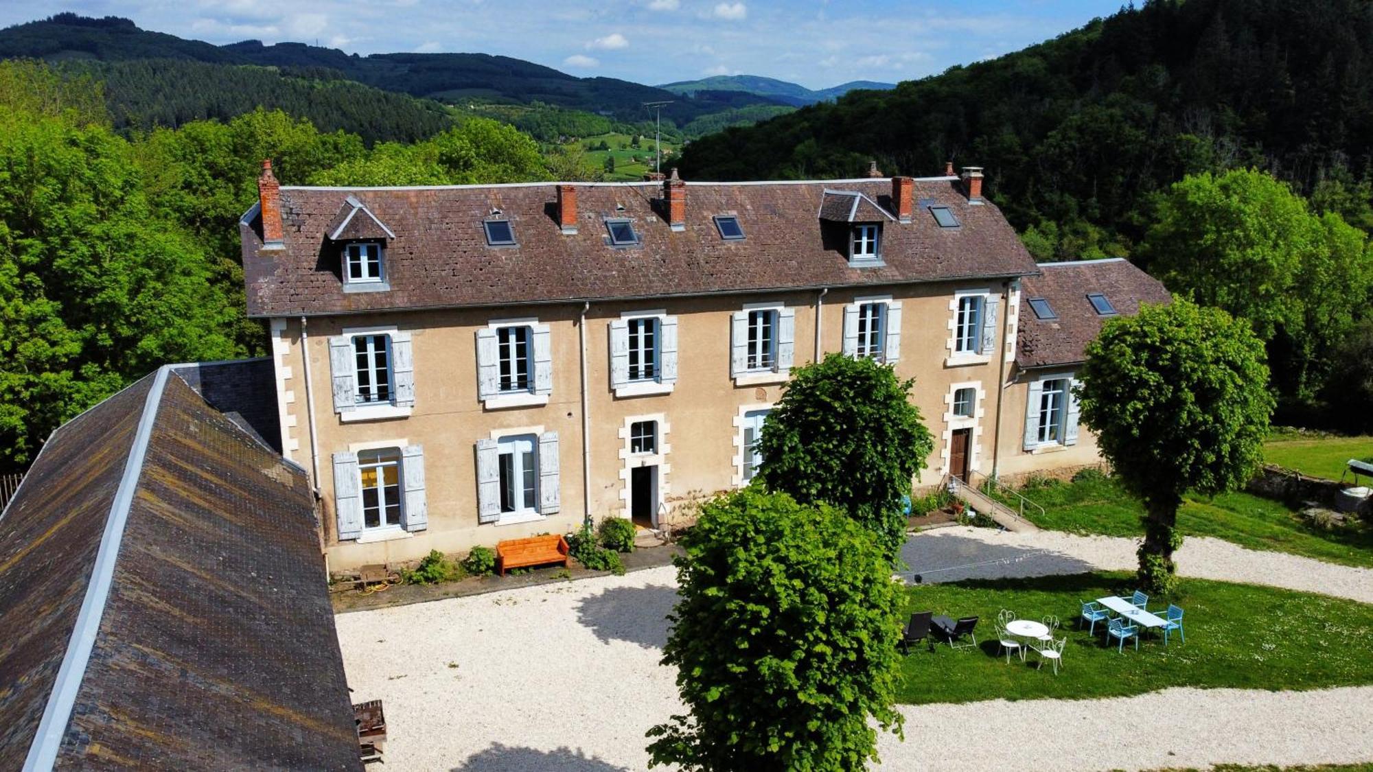 L' Ancienne Ecole Du Morvan Larochemillay Extérieur photo